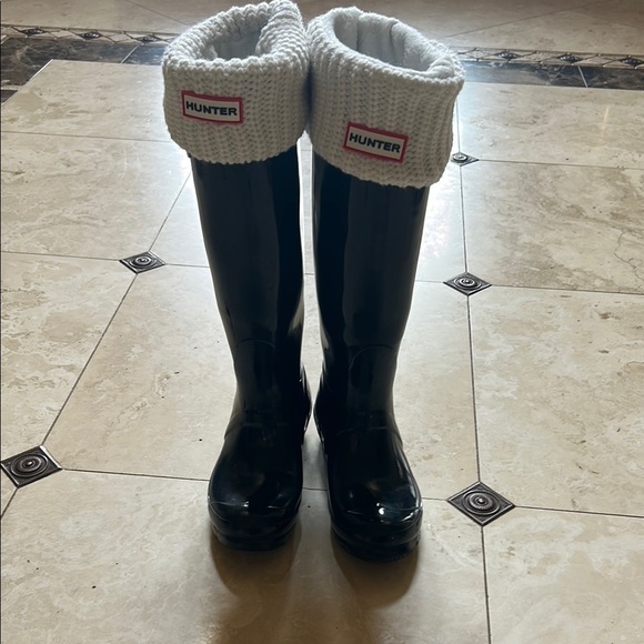 Hunter Tall Navy Rain Boots with White Knit Cuffs - Picture 1 of 5